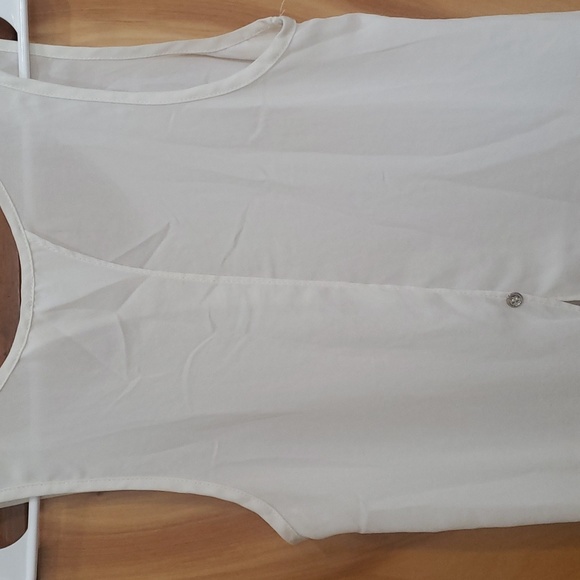 Ing open back, high low, tails top - Picture 3 of 4